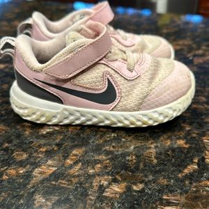 Toddler Nike shoes sneakers girls size 7